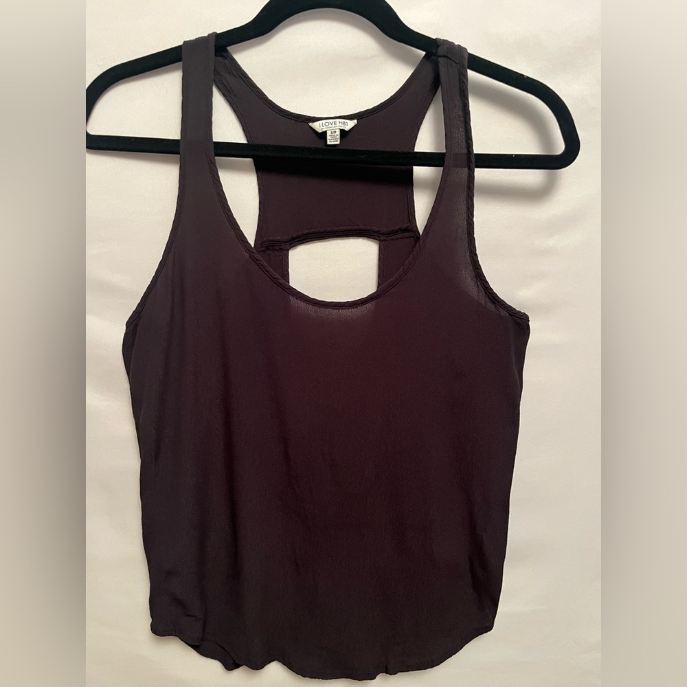 Small forever 21 tank top with cutout
